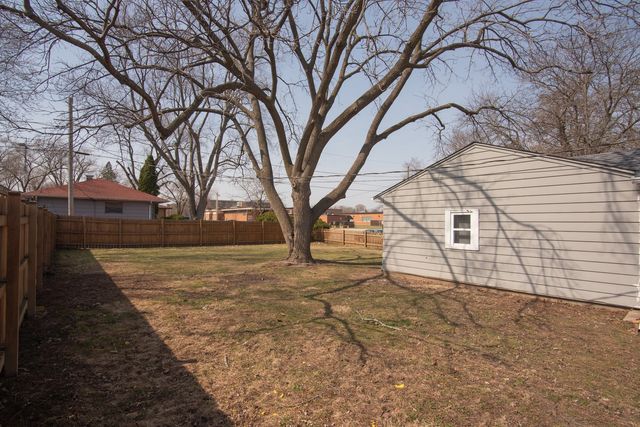 1068 Leith Avenue, Waukegan, IL 60085
