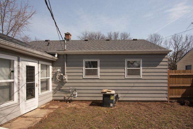 1068 Leith Avenue, Waukegan, IL 60085