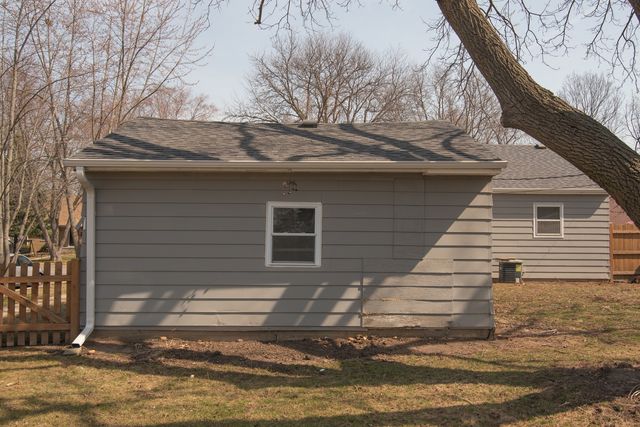 1068 Leith Avenue, Waukegan, IL 60085