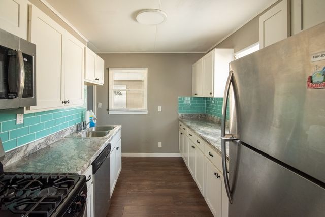 1068 Leith Avenue, Waukegan, IL 60085