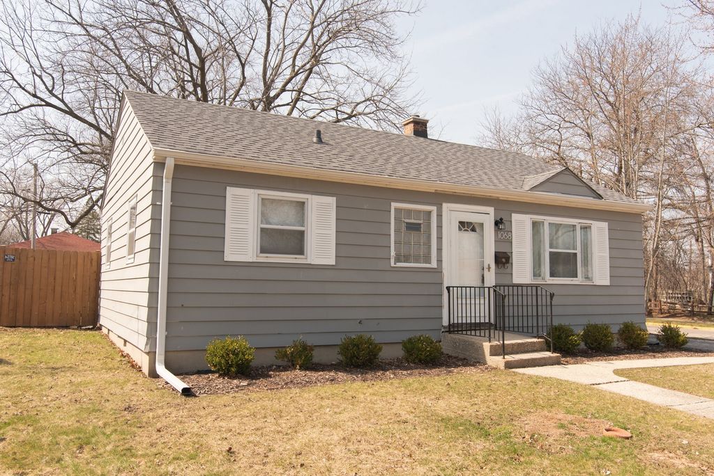 1068 Leith Avenue, Waukegan, IL 60085