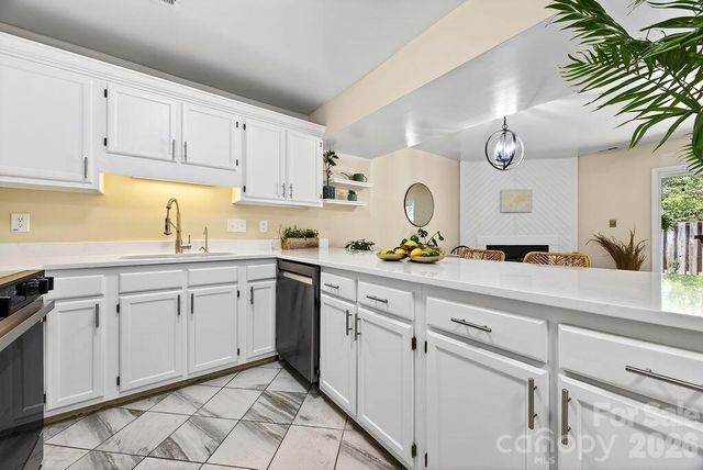 16 Spears Avenue 9, Asheville, NC 28801