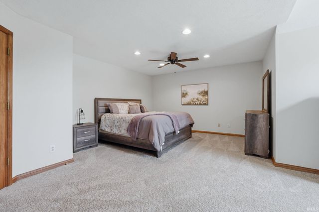 9827 Crown Point Drive, Fort Wayne, IN 46804