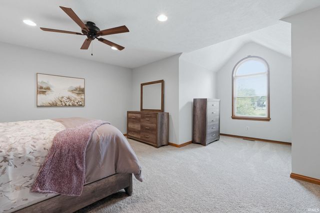9827 Crown Point Drive, Fort Wayne, IN 46804