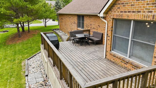 9827 Crown Point Drive, Fort Wayne, IN 46804