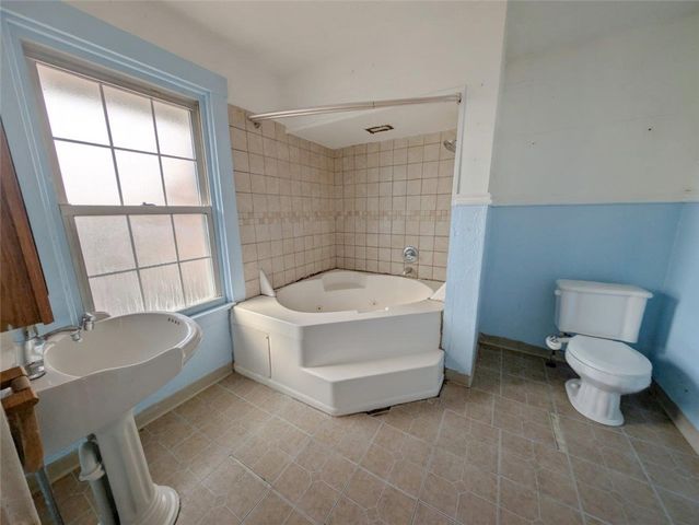 627 Kimball Ave, New Kensington, PA 15068