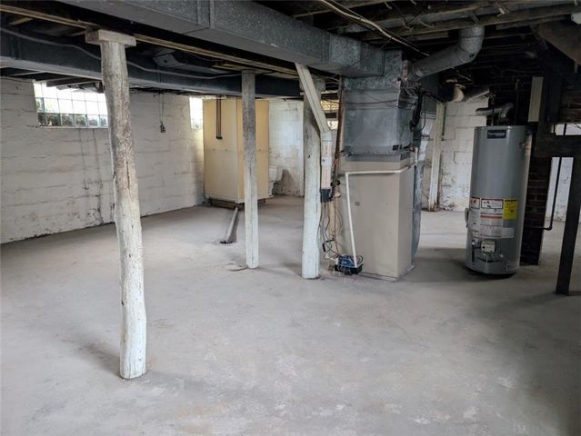 627 Kimball Ave, New Kensington, PA 15068