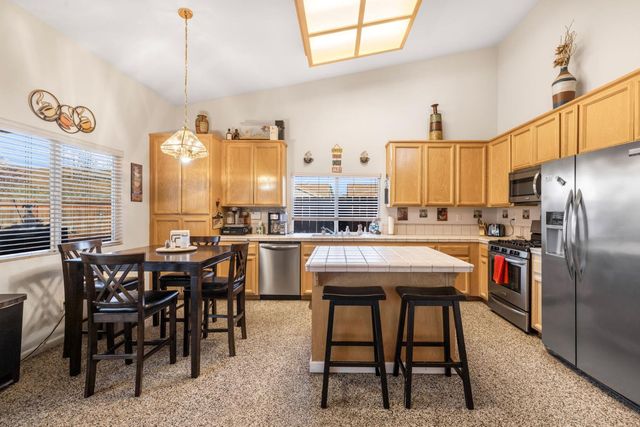 7021 Bolzano Way, Elk Grove, CA 95757