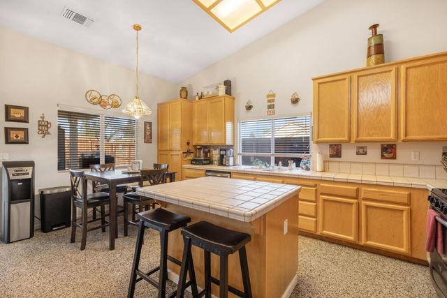 7021 Bolzano Way, Elk Grove, CA 95757