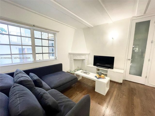 439 15th Street 18, Miami Beach, FL 33139