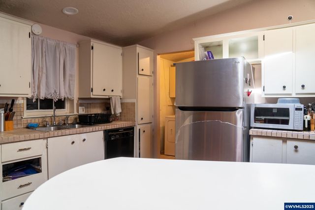 300 S Everest Rd 19, Newberg, OR 97132