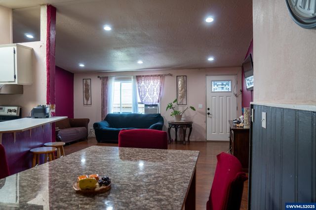 300 S Everest Rd 19, Newberg, OR 97132