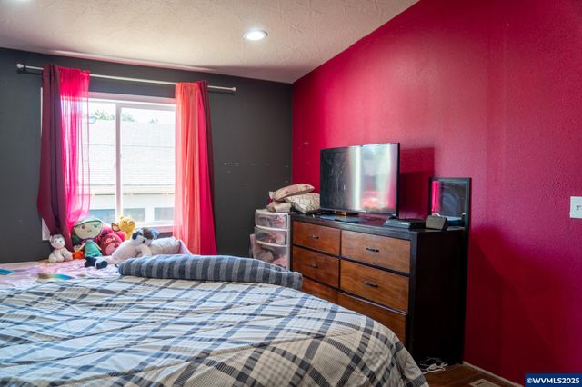 300 S Everest Rd 19, Newberg, OR 97132