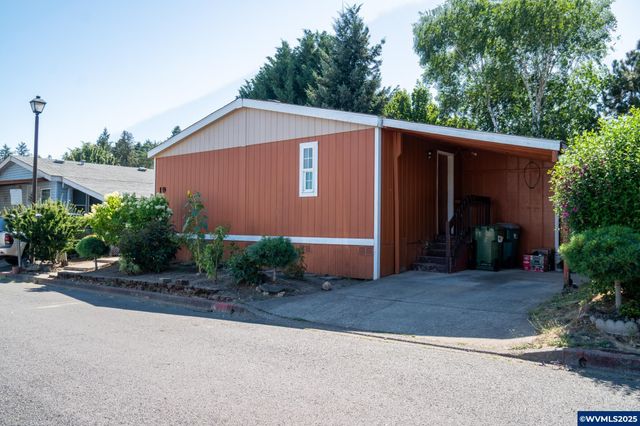 300 S Everest Rd 19, Newberg, OR 97132