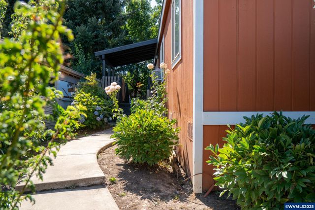 300 S Everest Rd 19, Newberg, OR 97132