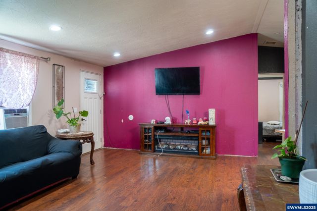 300 S Everest Rd 19, Newberg, OR 97132