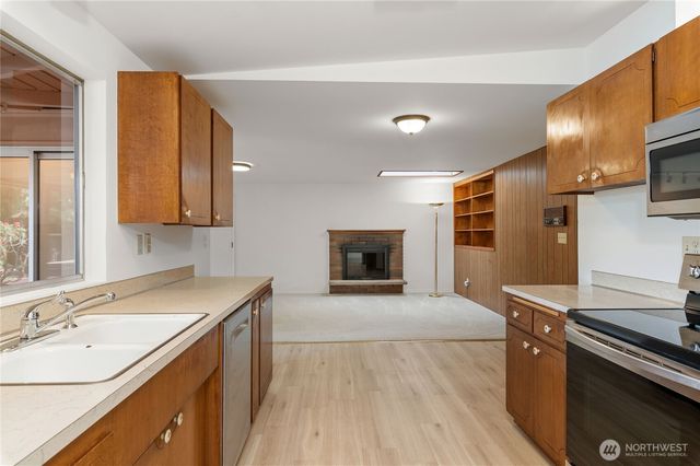 28841 23rd Avenue S, Federal Way, WA 98003