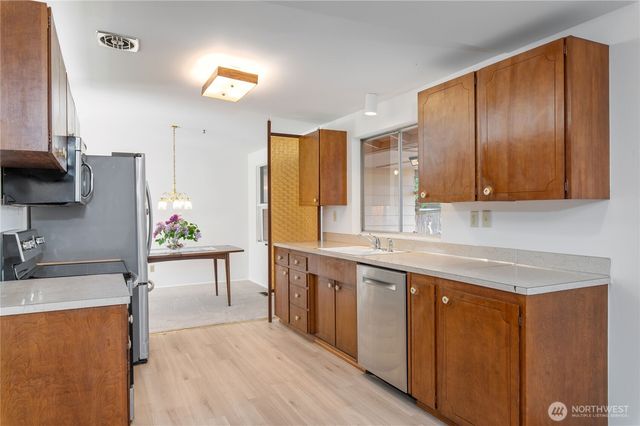 28841 23rd Avenue S, Federal Way, WA 98003