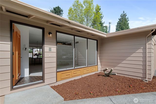 28841 23rd Avenue S, Federal Way, WA 98003