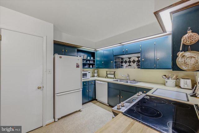 91 IRONWOOD LN, Berkeley Springs, WV 25411