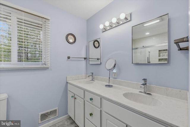 91 IRONWOOD LN, Berkeley Springs, WV 25411