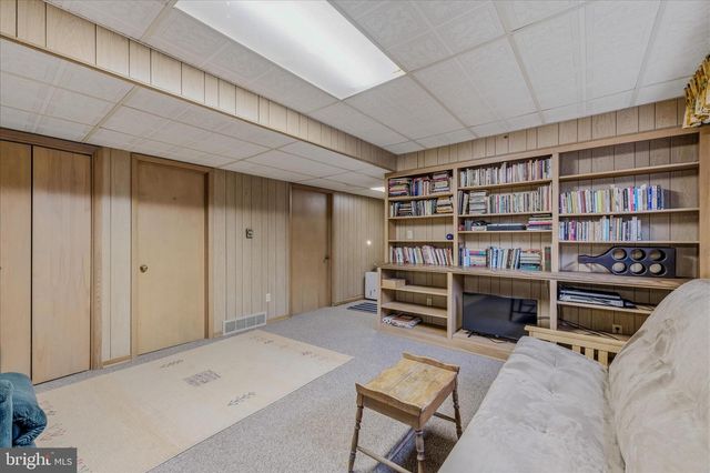 91 IRONWOOD LN, Berkeley Springs, WV 25411