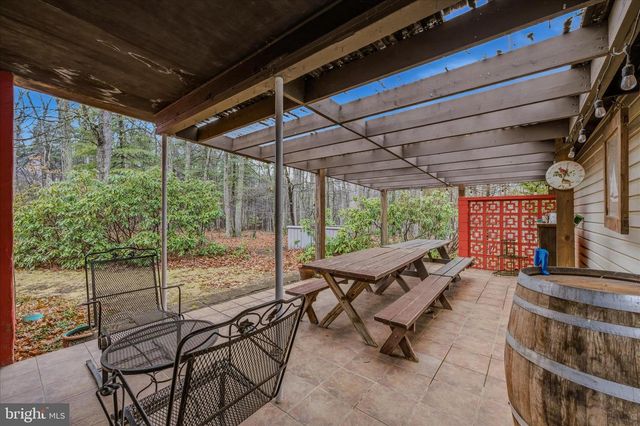 91 IRONWOOD LN, Berkeley Springs, WV 25411