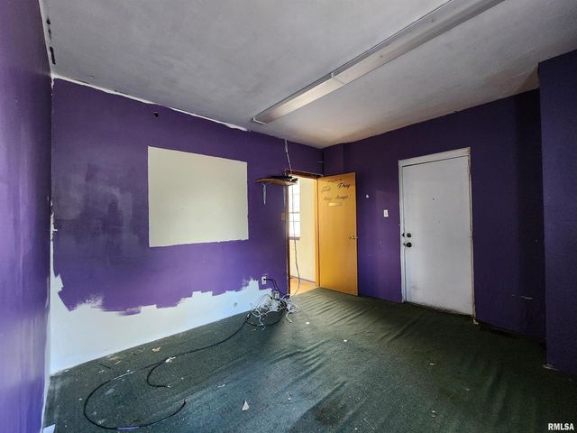 409 S HILL Street, Marion, IL 62959