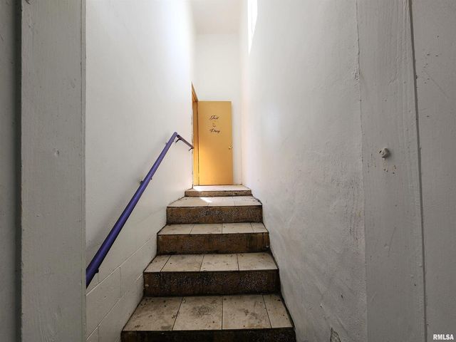 409 S HILL Street, Marion, IL 62959