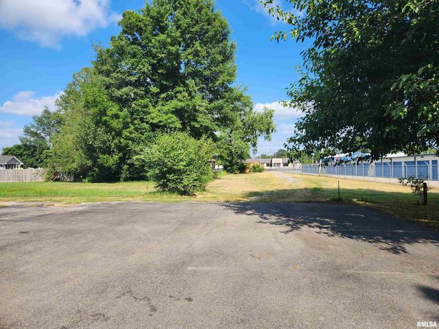 409 S HILL Street, Marion, IL 62959