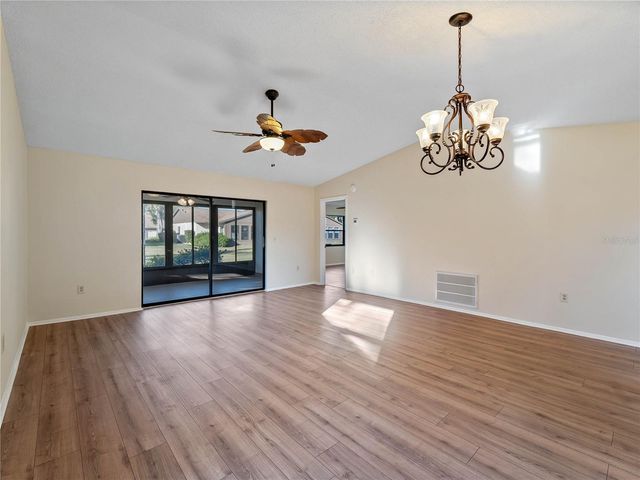 365 OAK HILL WAY 32, Sarasota, FL 34232