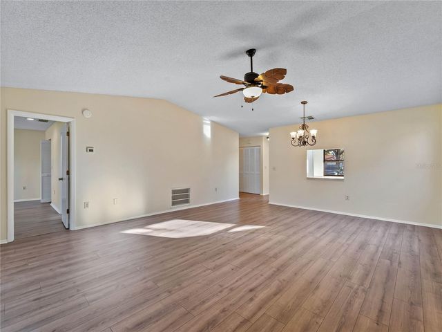 365 OAK HILL WAY 32, Sarasota, FL 34232