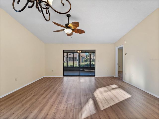 365 OAK HILL WAY 32, Sarasota, FL 34232