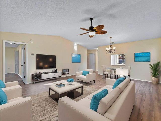 365 OAK HILL WAY 32, Sarasota, FL 34232