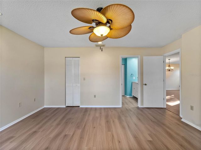 365 OAK HILL WAY 32, Sarasota, FL 34232