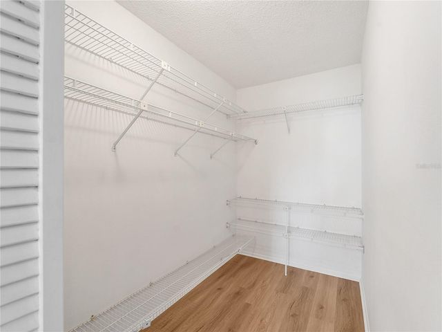 365 OAK HILL WAY 32, Sarasota, FL 34232