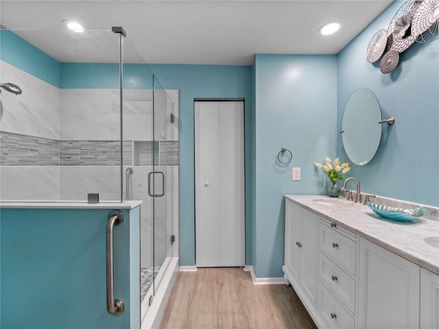 365 OAK HILL WAY 32, Sarasota, FL 34232