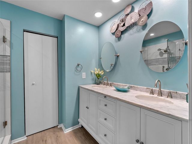 365 OAK HILL WAY 32, Sarasota, FL 34232