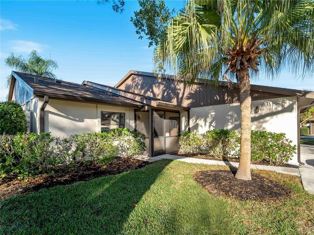 365 OAK HILL WAY 32, Sarasota, FL 34232