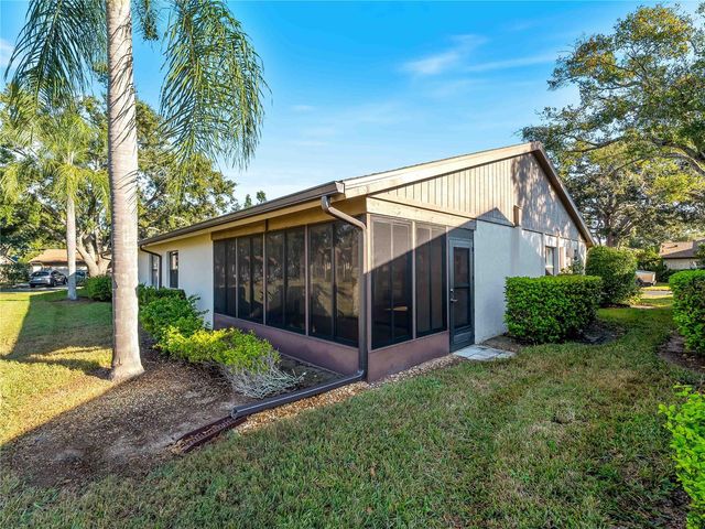365 OAK HILL WAY 32, Sarasota, FL 34232