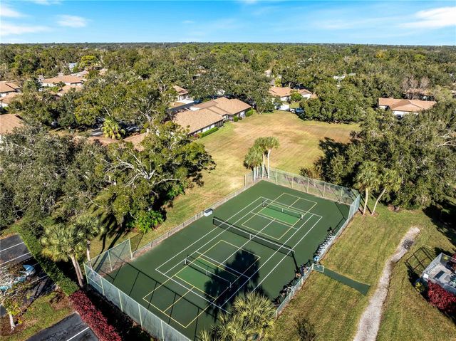 365 OAK HILL WAY 32, Sarasota, FL 34232