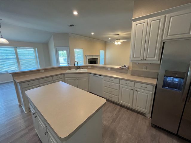 104 Cinnamon Court, Weatherford, TX 76088