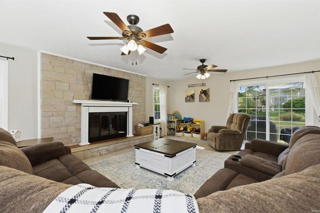 137 Edgewood Drive, Bedford, IN 47421
