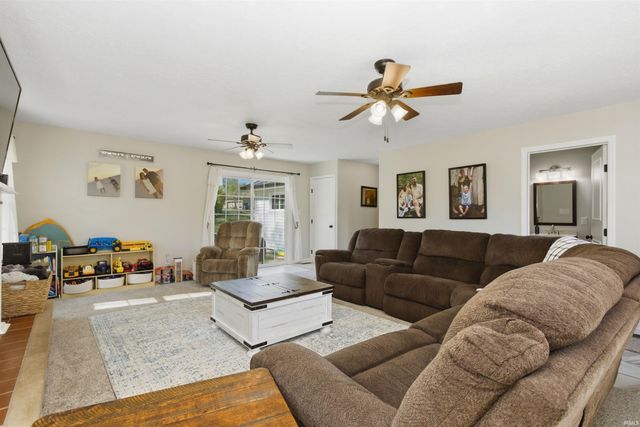 137 Edgewood Drive, Bedford, IN 47421