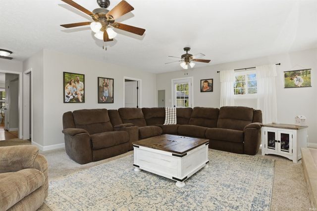 137 Edgewood Drive, Bedford, IN 47421