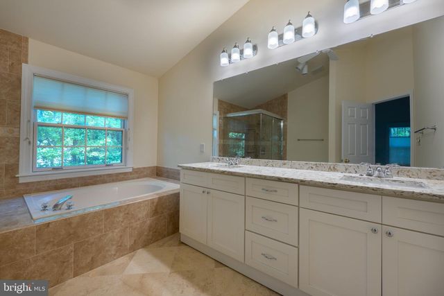 1211 WOODBROOK CT, Reston, VA 20194