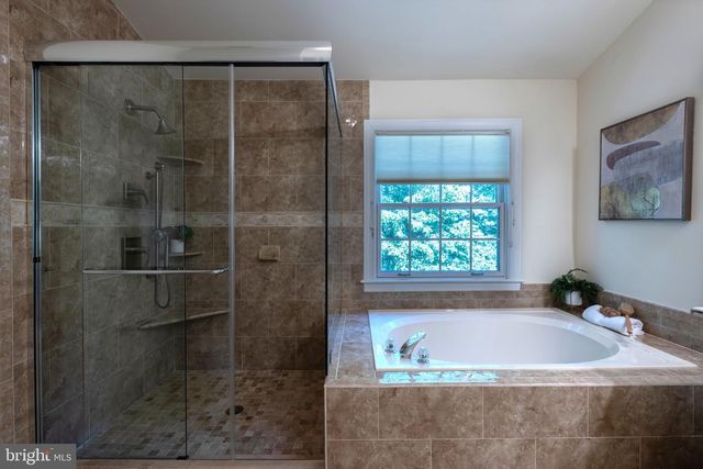 1211 WOODBROOK CT, Reston, VA 20194