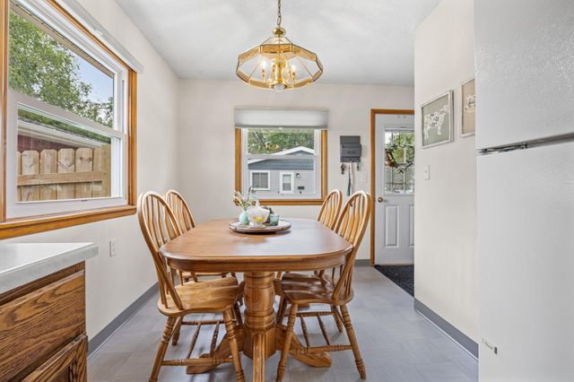 426 3rd Avenue E, West Fargo, ND 58078