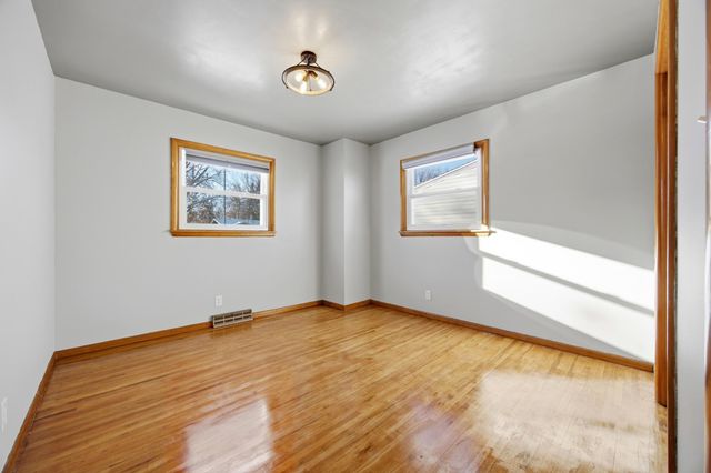 426 3rd Avenue E, West Fargo, ND 58078