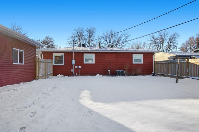 426 3rd Avenue E, West Fargo, ND 58078